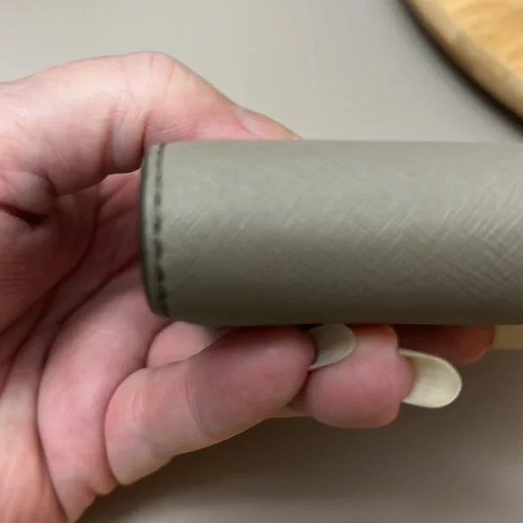 TORY BURCH EMERSON LEATHER WALLET - Picture 10 of 11